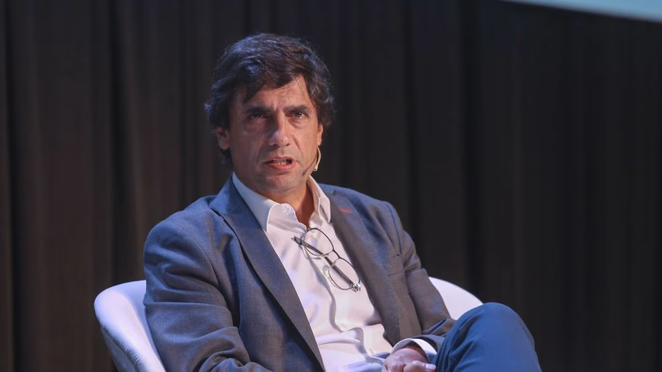 Hernán Lacunza pidió ir separados de la Libertad Avanza en 2027 y advirtió por la recesión
