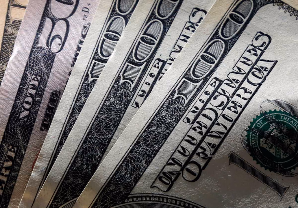 El dólar llegó al borde de los $ 1.500.- con una brecha del 23,5 %