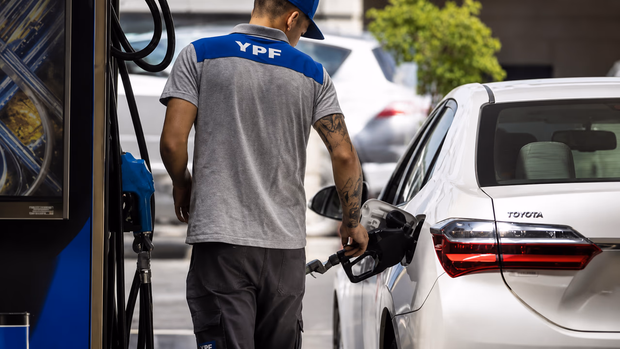 Combustibles aumentaron 550 % con Milei: Cómo impacta en Mar del Plata con la sobretasa del 3 %