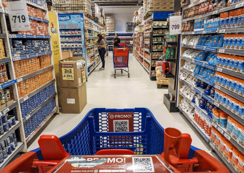 El consumo en parálisis: la paradoja de una economía con reservas pero sin pesos