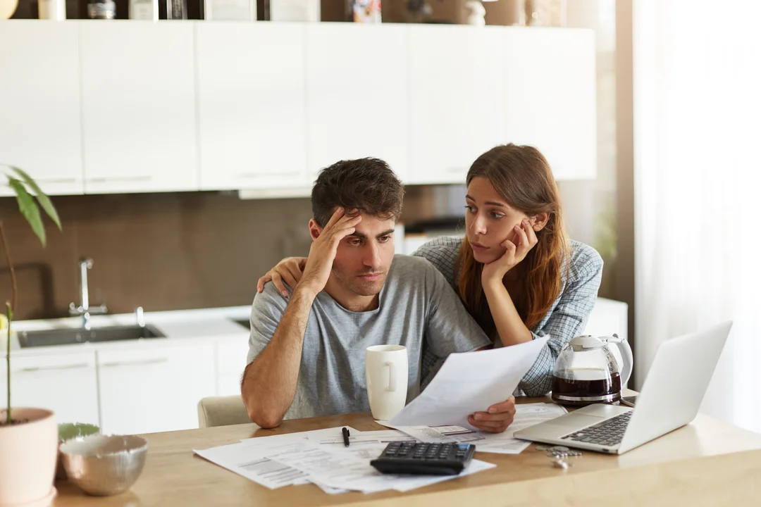 El 60 % de los endeudados pide créditos para cubrir necesidades esenciales