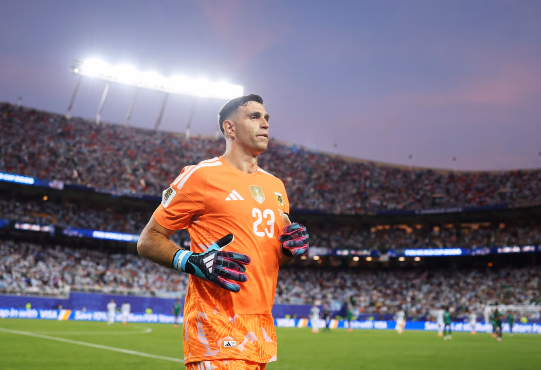 Juventus prepara una nueva oferta por el “Dibu» Martínez: Diez millones de Euros