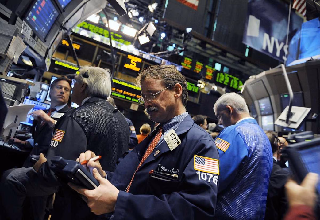 Caen los bonos y sube el riesgo país cerca de 500 puntos
