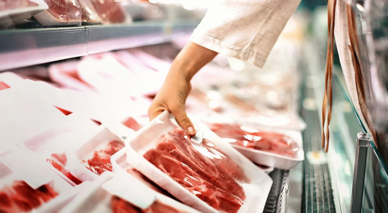 El consumo de carne cayó 12% en lo que va del año y los argentinos comen casi 5 kilos menos que en 2025