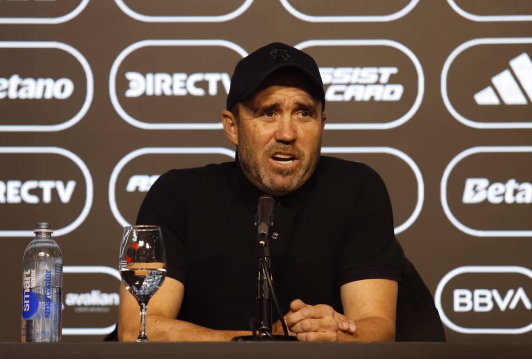 Eduardo Coudet dejó de ser el director técnico de River: lo reemplazará Ponzio de manera interina