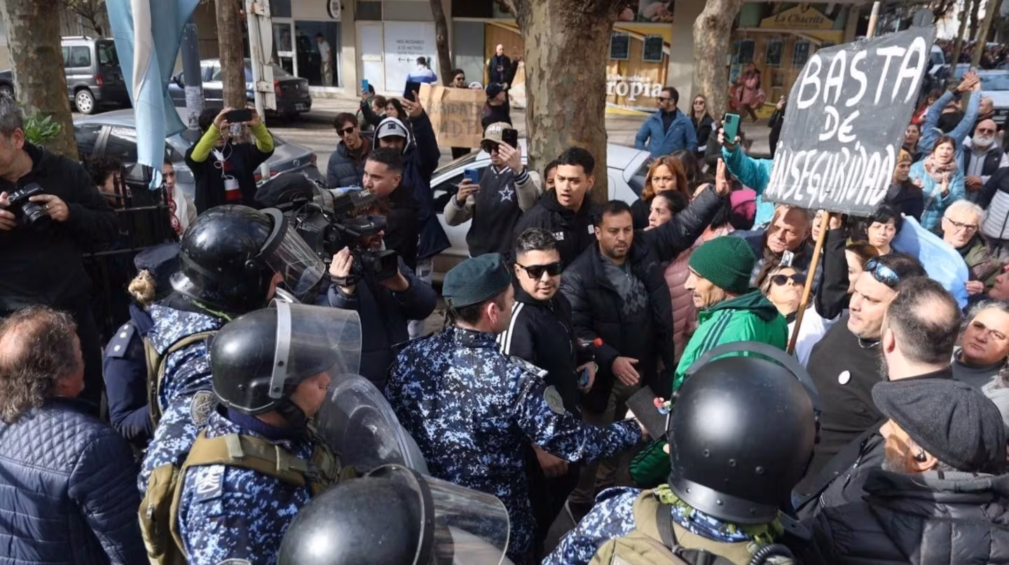 Inseguridad: Una renuncia con distintos matices y varias lecturas políticas; Mar del Plata maltratada