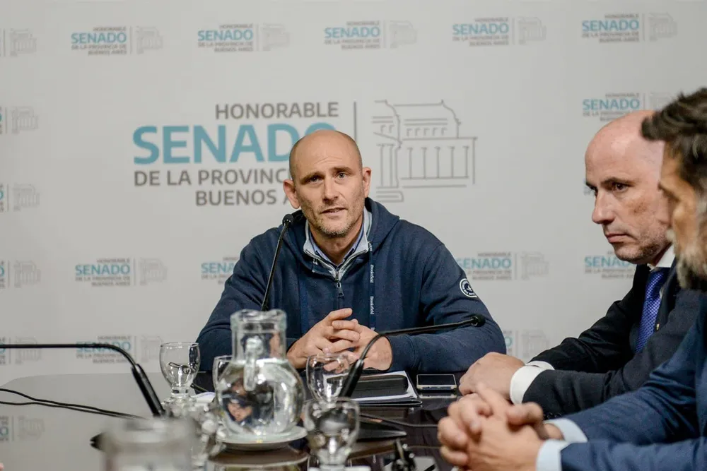 Kicillof dio el primer paso para intentar eliminar el límite a la reelección de los intendentes