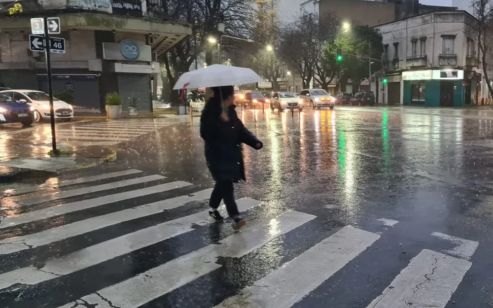 Temporal en el AMBA: cayó en horas más de la mitad de la lluvia prevista para todo agosto