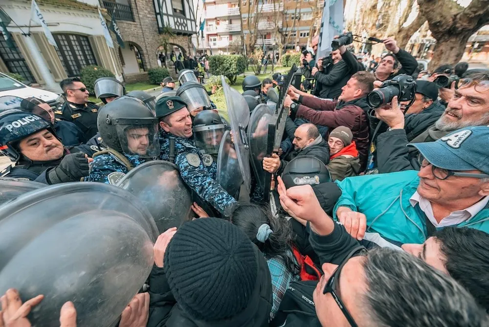 Mar del Plata se movilizó: Increpan al intendente, al gobernador y la justicia por la inseguridad