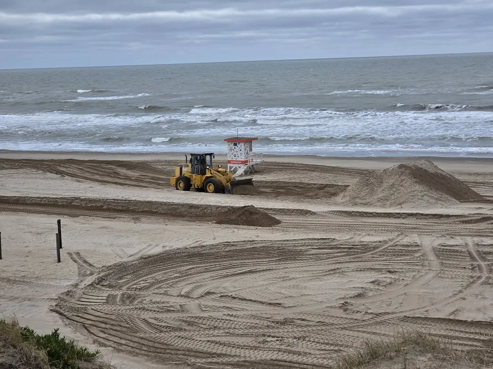 Preocupación ambiental en Pinamar por un circuito de motocross en la playa