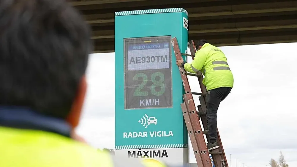 Dónde estarán los nuevos radares que instalará Aubasa en la Autovía 2