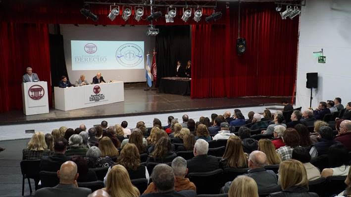 Abogados celebraron su 70º aniversario con varios reclamos