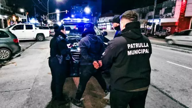 Delincuente del espacio público fue aprehendido con un arma blanca tras intentar obstaculizar un operativo