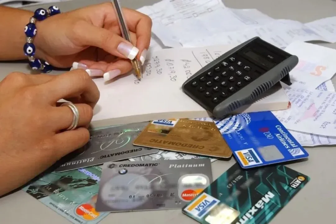 La mora en los créditos a las familias alcanzó el 18% en julio y suma 21 meses de suba continua
