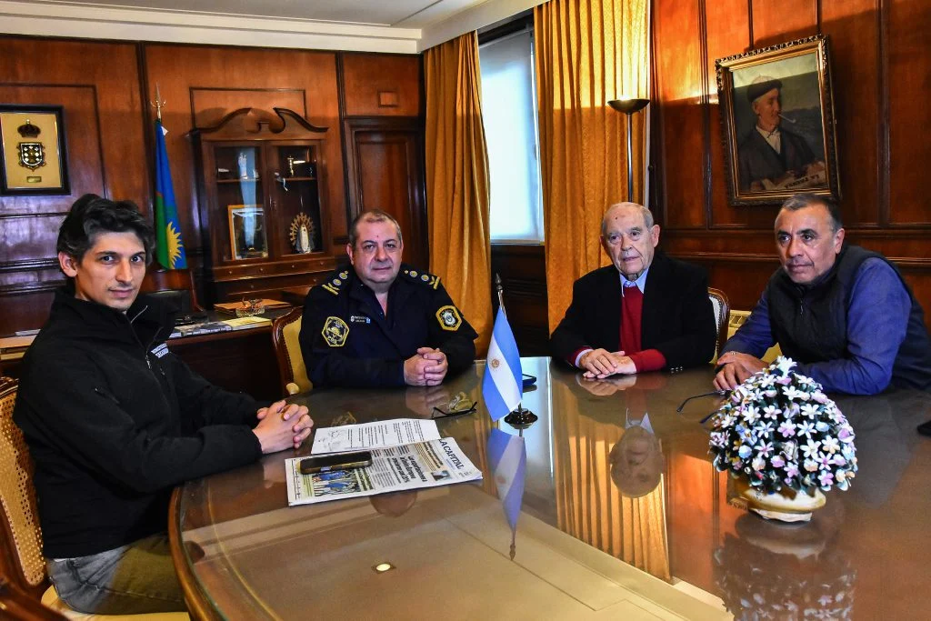Visita de rigor: Gallo cumplió el protocolo; La orden política vino de arriba y así es difícil