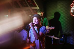 “La vieja”, la nueva fiesta en Mar del Plata que combina bandas de rock en vivo y DJ sets