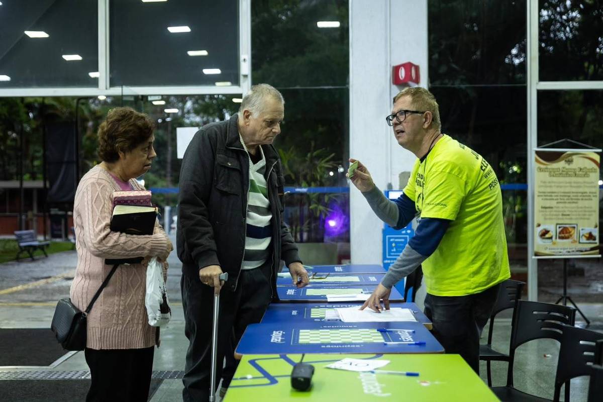 WhatsApp, actos y TV vertical: las claves de la remontada de Lula
