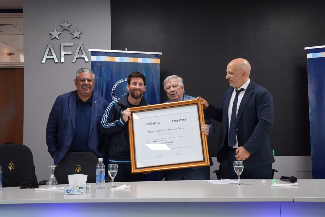 La UBA le entregó a Messi el título de Doctor Honoris Causa