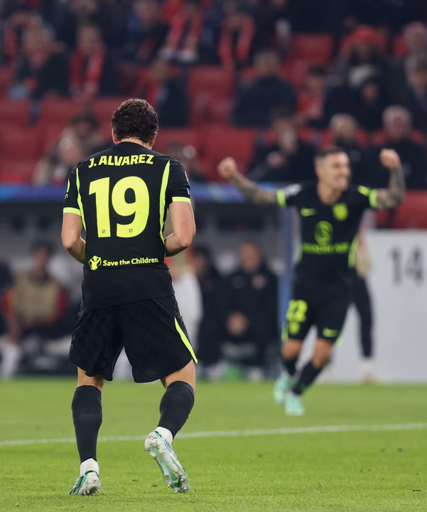 El “Cholo” Simeone sobre Julián Álvarez, tras su gol: “Me pone muy contento por él”