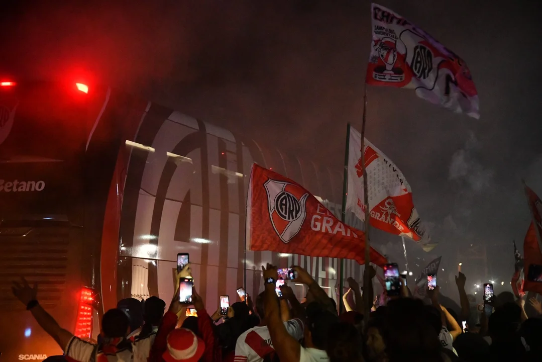 Público «Millonario» frente a Aldosivi