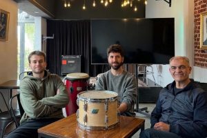 Tres bateristas marplatenses ofrecerán una clínica de batería y percusión en el Instituto Romairone